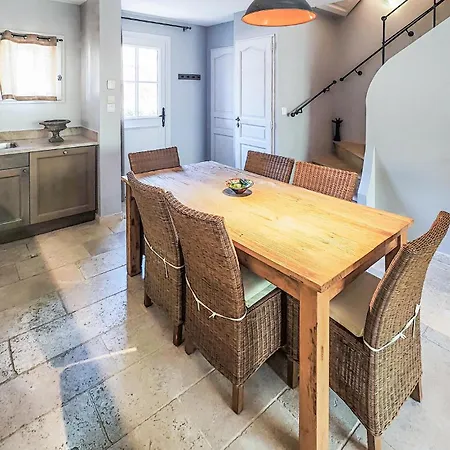 Cozy In Saint-laurent-de-la-ca With Kitchen *
