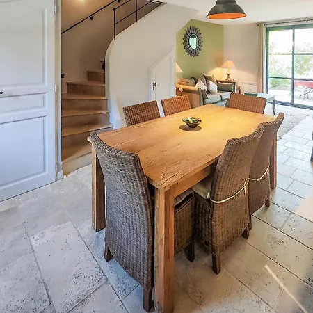 Cozy In Saint-laurent-de-la-ca With Kitchen בית נופש
