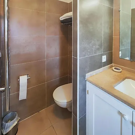 Tatil Evi 2 Bedroom Awesome In Saint-laurent-de-la-ca