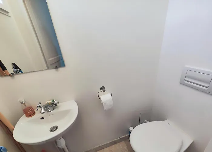 2 Bedroom Awesome In Saint-laurent-de-la-ca Feriehus *